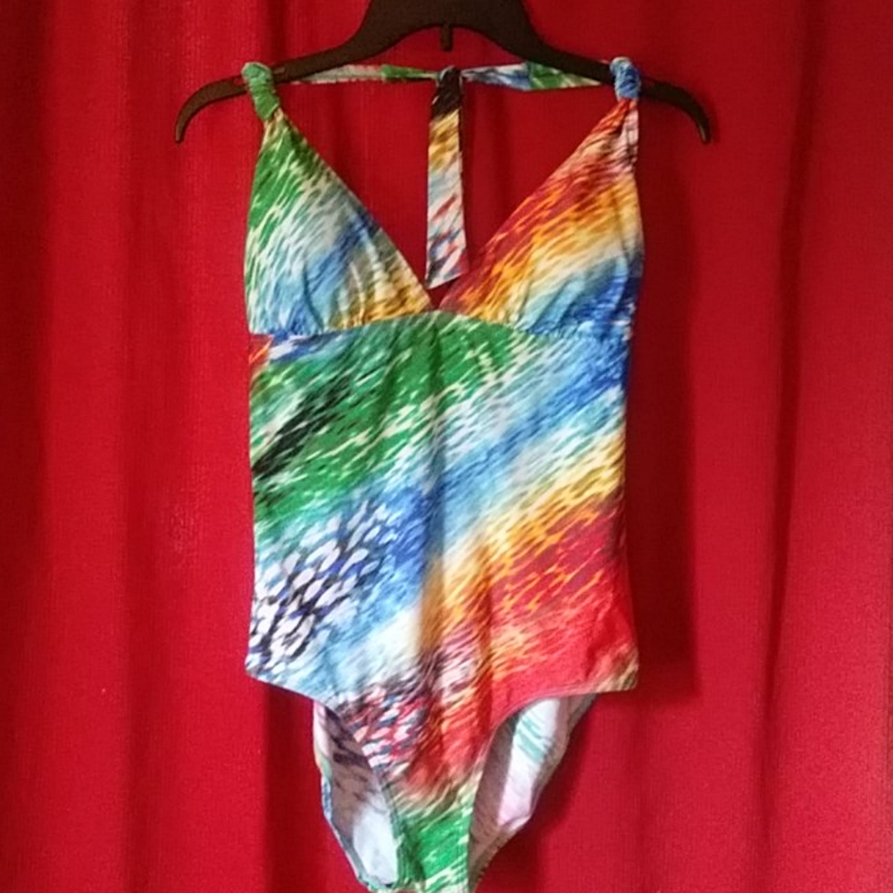 One-piece bathing suit